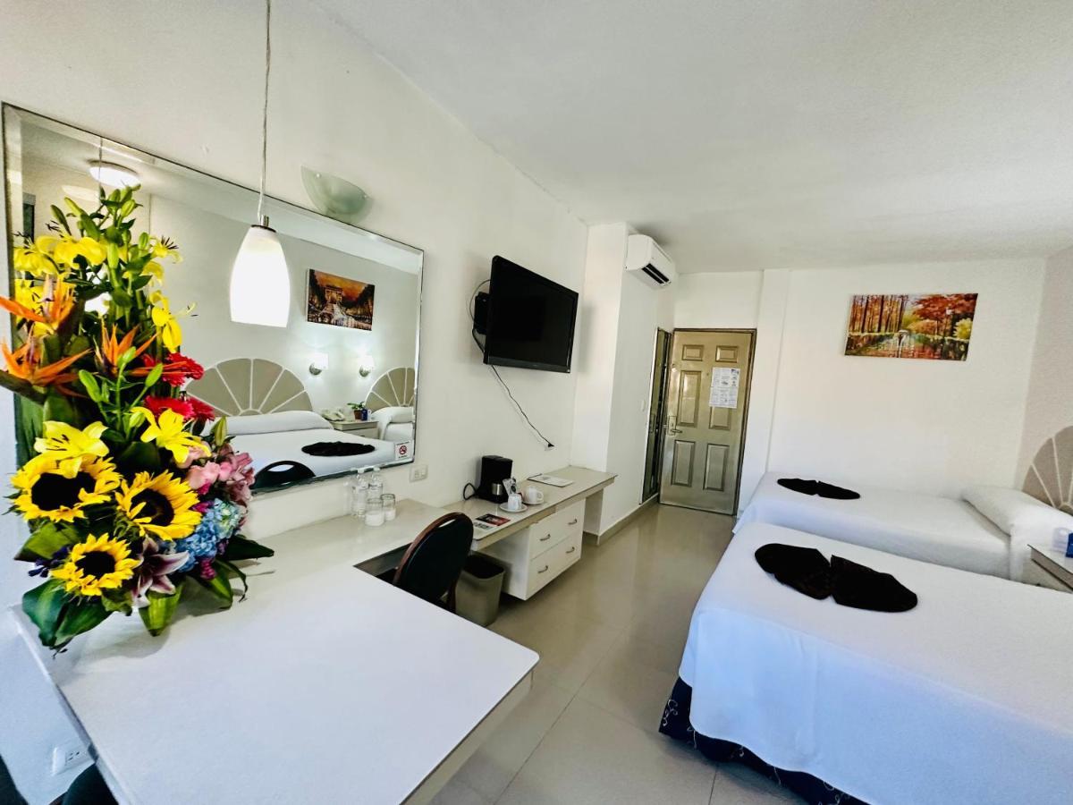 Hotel Plaza Caribe Cancun Bagian luar foto