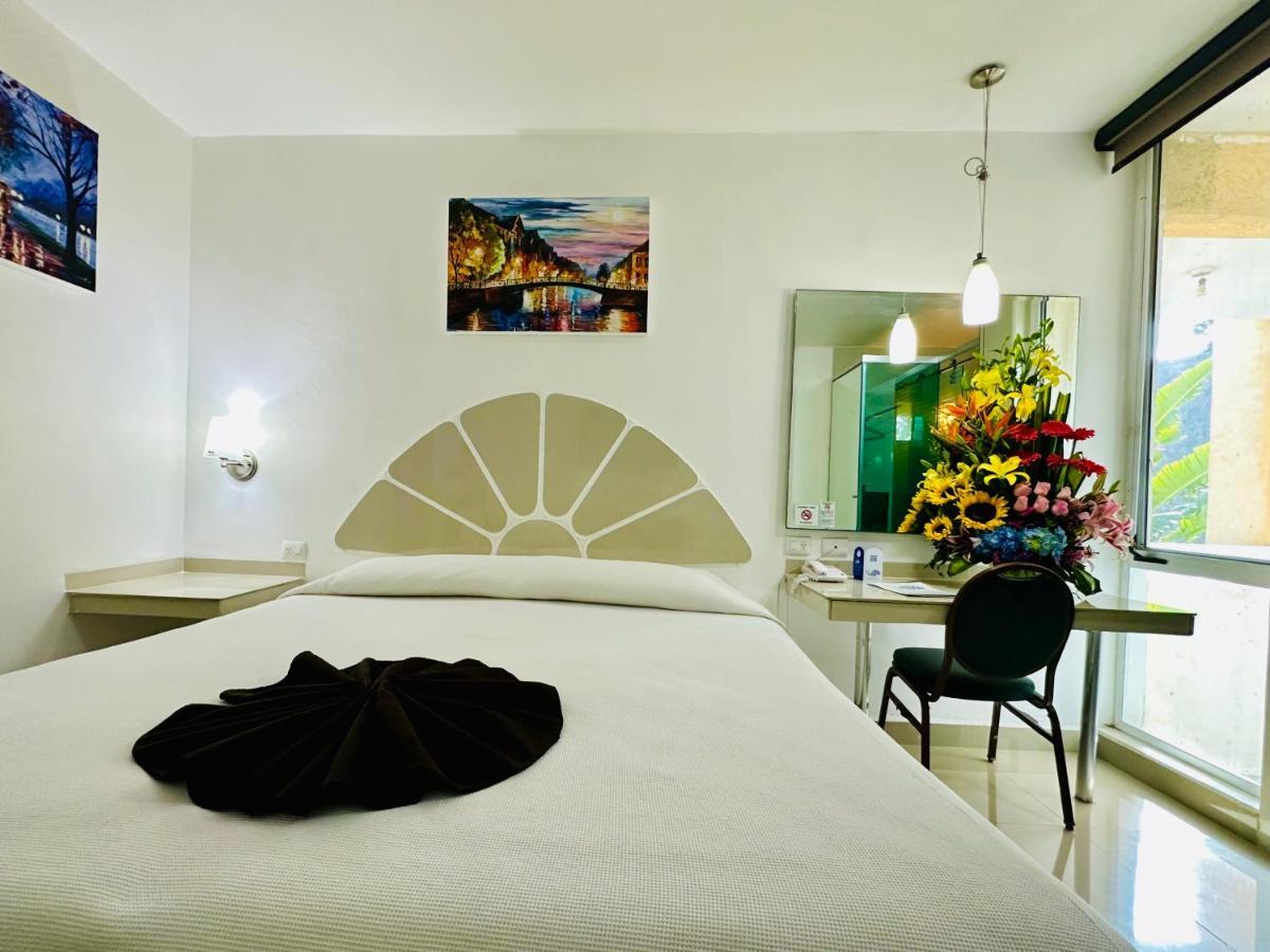 Hotel Plaza Caribe Cancun Bagian luar foto